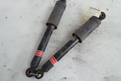 Megane Classic 5 Tuerig Fliessheck BJ 1997 1.6 8V Stossdaempfer Hinten KYB